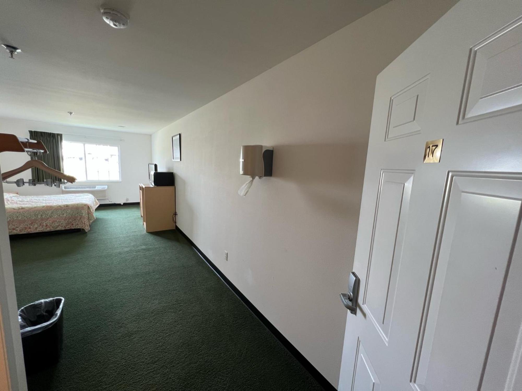 Red Bud Country Inn Екстер'єр фото