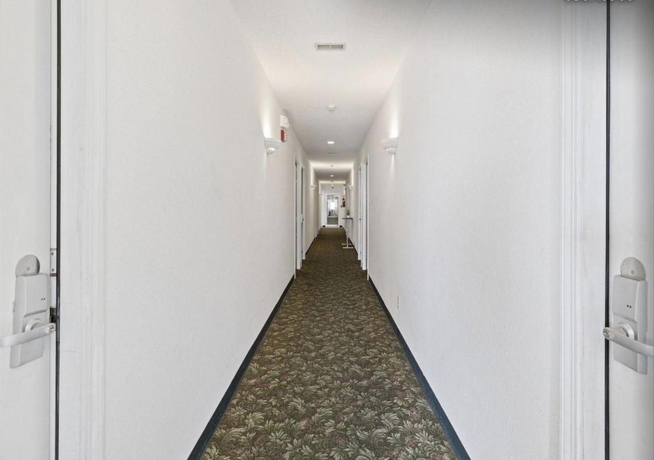 Red Bud Country Inn Екстер'єр фото